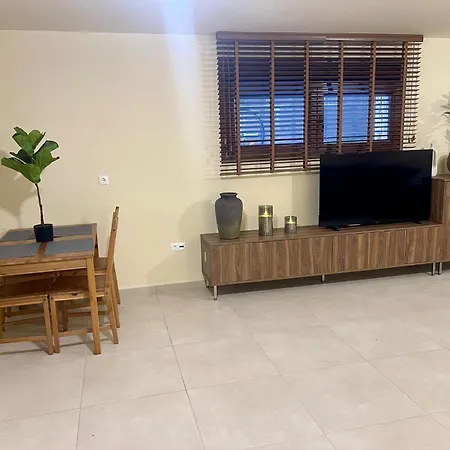 Apartamento Luxury Stone Basement Tríkala