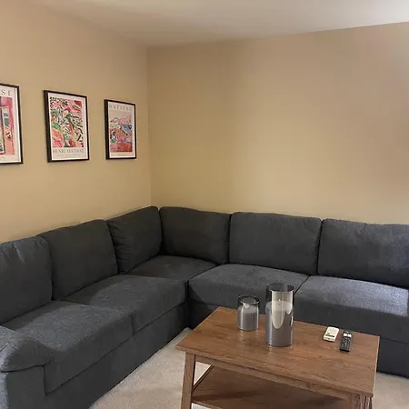 Luxury Stone Basement Apartamento *