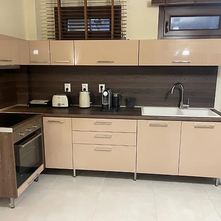 Luxury Stone Basement Apartamento *